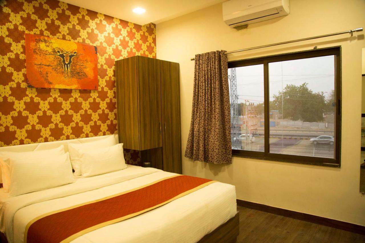 Hotel The Mewar Dabok エクステリア 写真