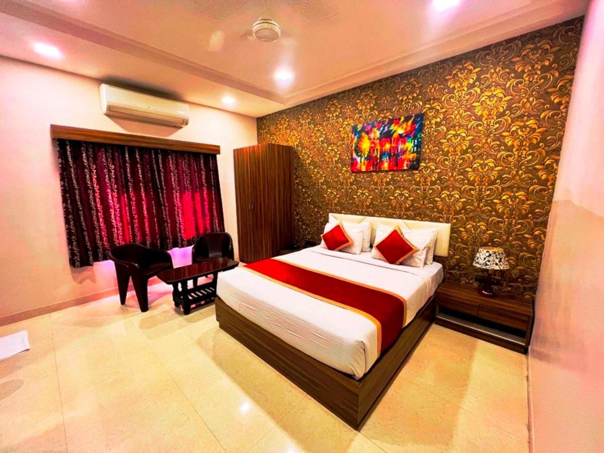 Hotel The Mewar Dabok エクステリア 写真