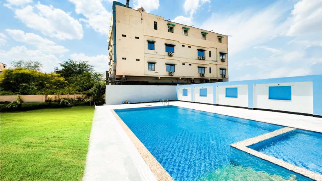 Hotel The Mewar Dabok エクステリア 写真
