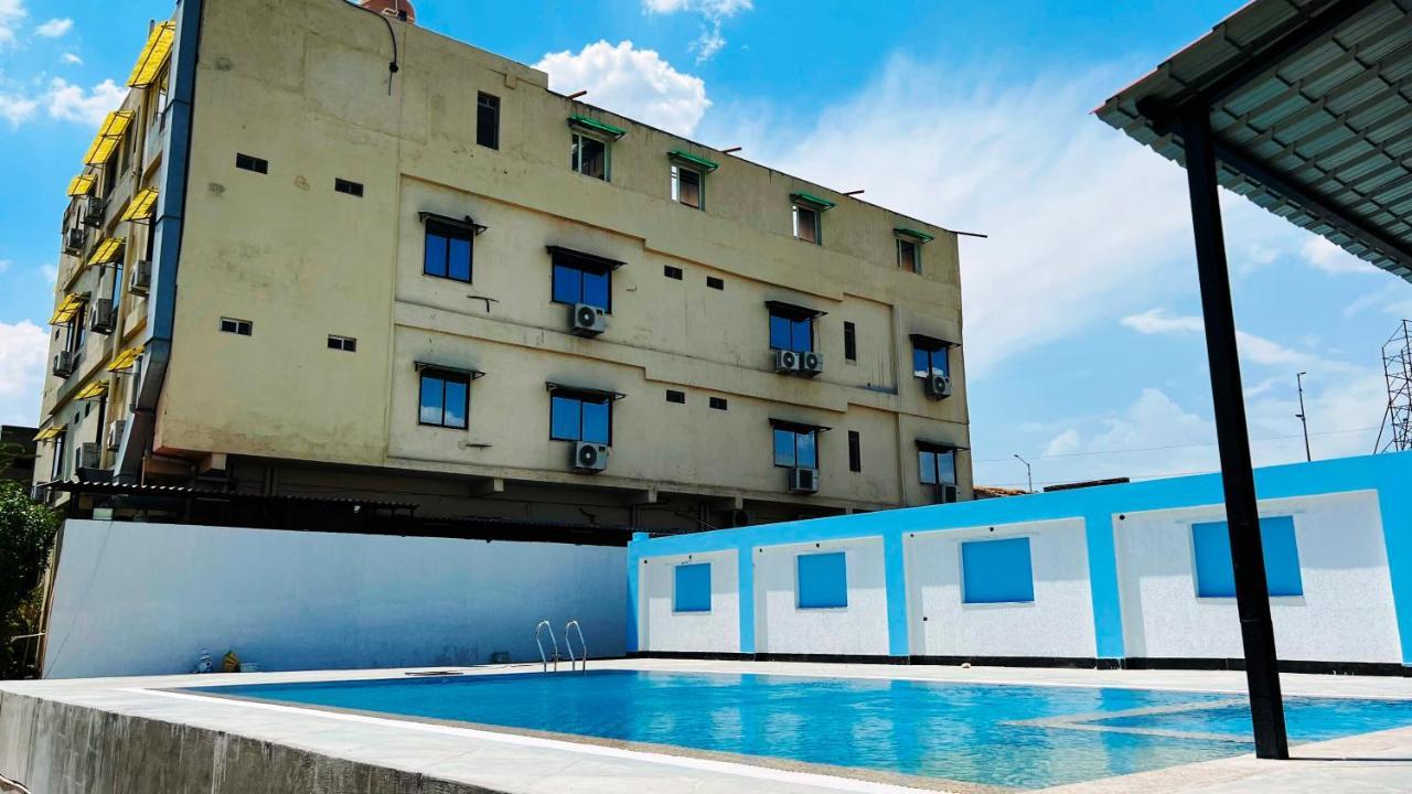 Hotel The Mewar Dabok エクステリア 写真