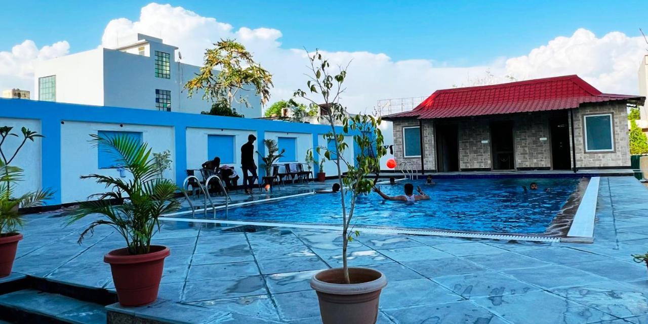 Hotel The Mewar Dabok エクステリア 写真