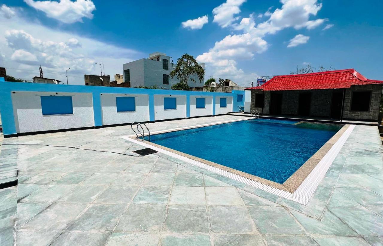 Hotel The Mewar Dabok エクステリア 写真